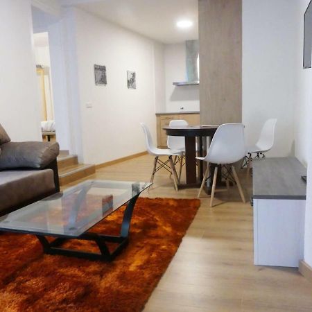 Apt 2 Acollidor Al Centre Historic De Vic Aptgarbi Ngoại thất bức ảnh