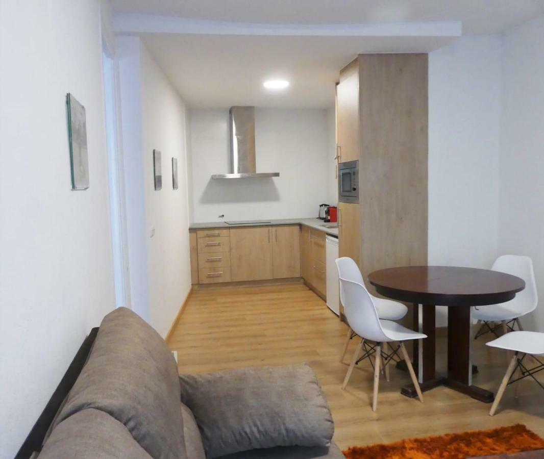 Apt 2 Acollidor Al Centre Historic De Vic Aptgarbi Ngoại thất bức ảnh