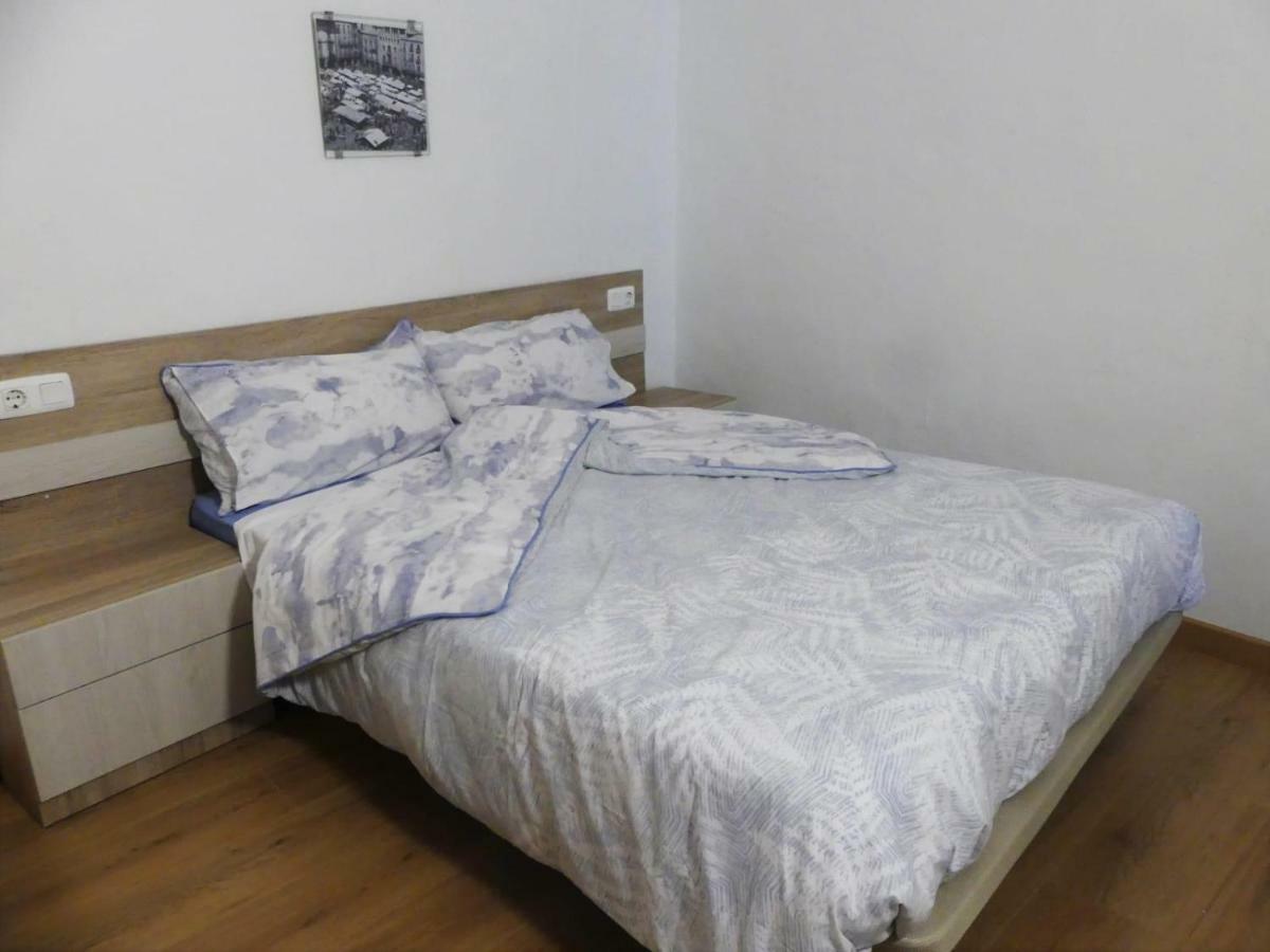 Apt 2 Acollidor Al Centre Historic De Vic Aptgarbi Ngoại thất bức ảnh